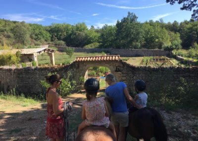 Promenade à poney au Domaine de l'Astic en Ardèche