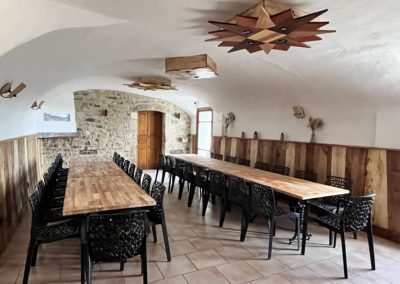 Salle à manger du gîte Les 3 eaux du Domaine de l'Astic en Ardèche